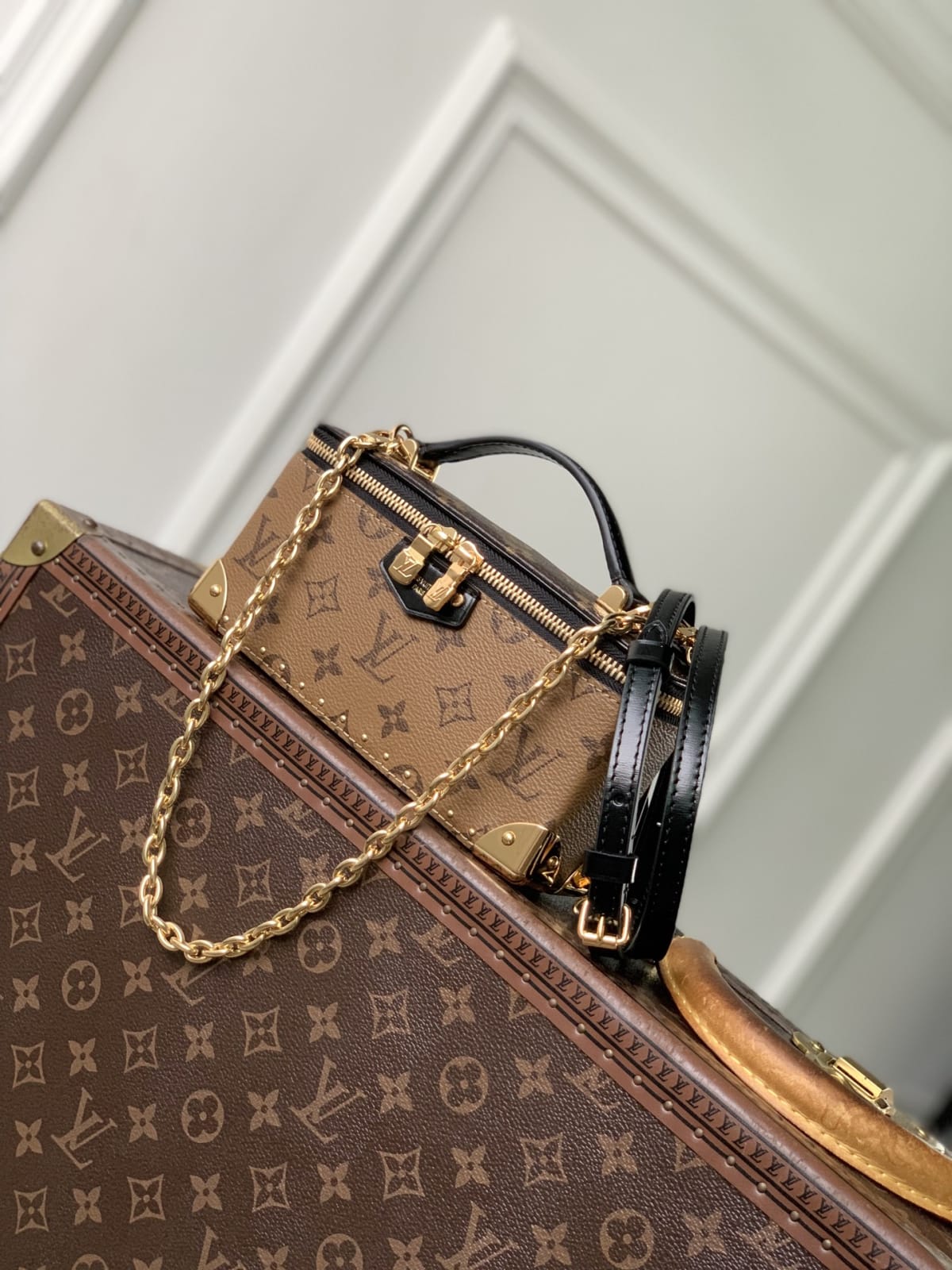 Trunk Handbag
