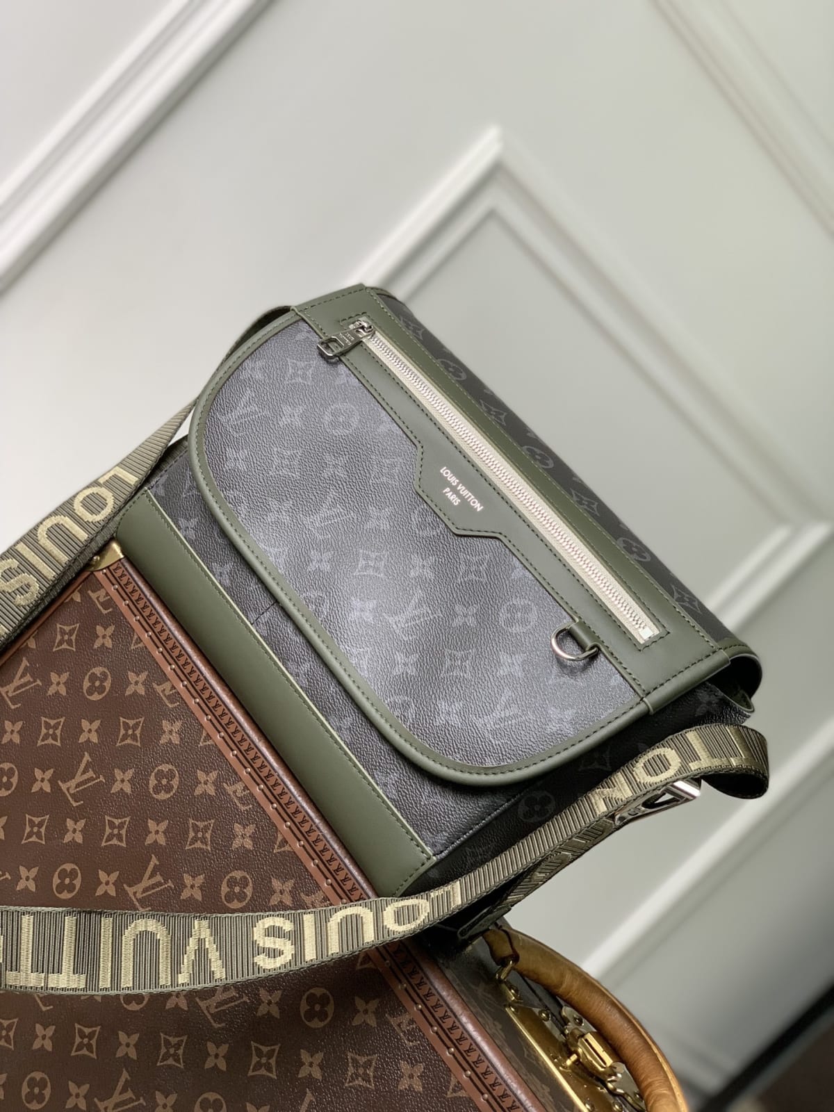 Courrier Monogram Eclipse Messenger Bag
