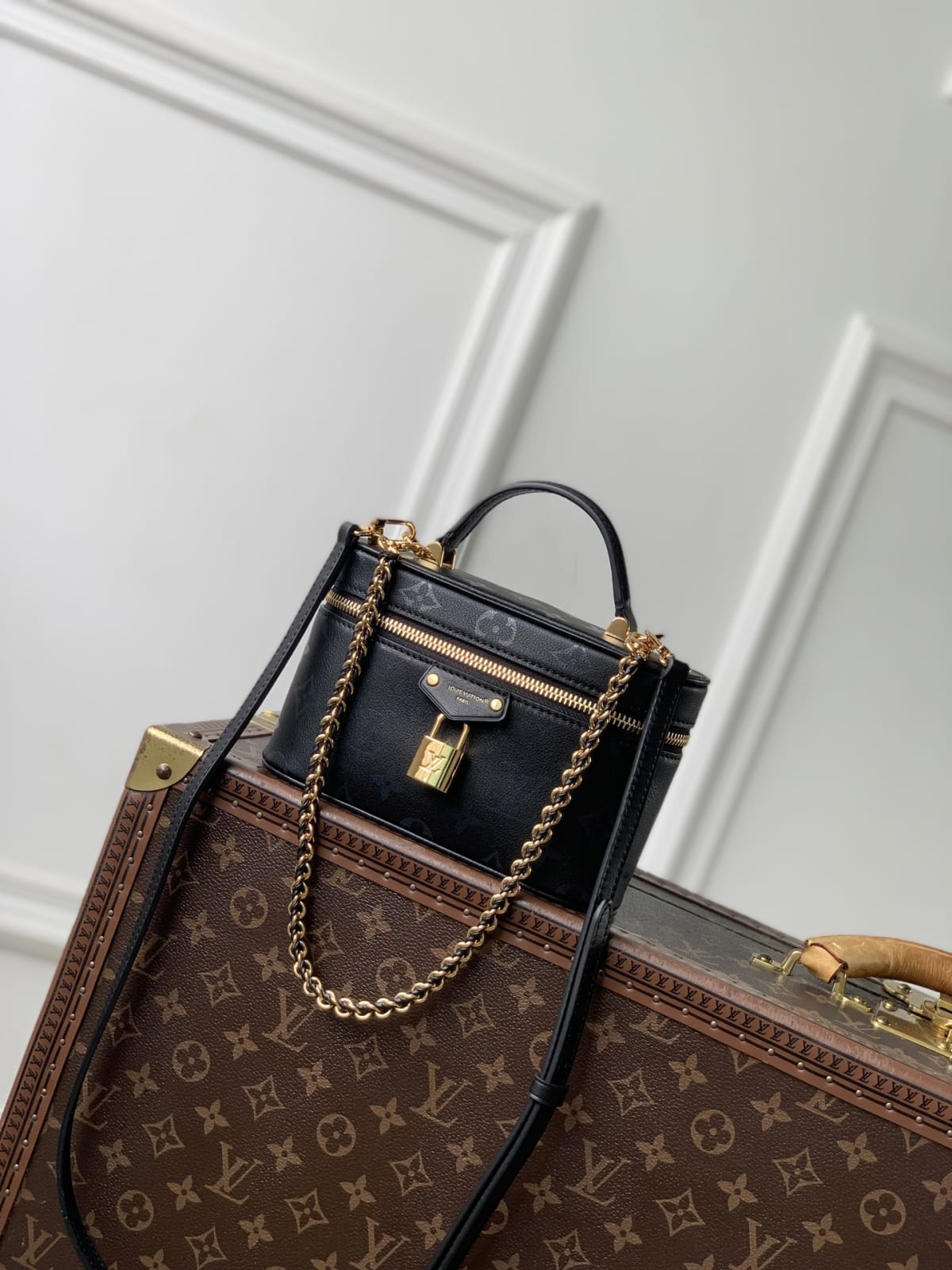 Vanity Monogram Ink Chain Pouch Bag
