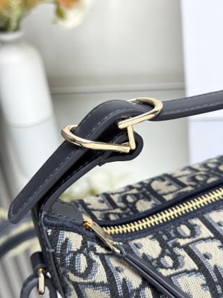 Nomad Oblique Shoulder Bag 4