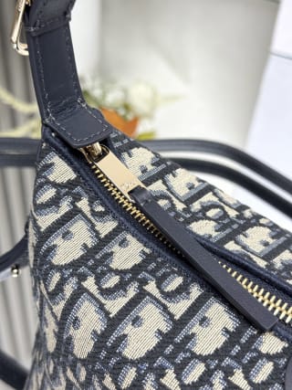 Nomad Oblique Shoulder Bag 5