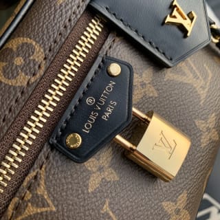 Vanity Chain Pouch Bag 6