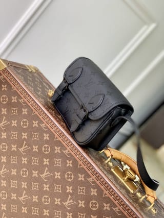Satchel Monogram Midnight Wearable Wallet 3