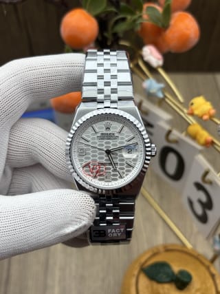 Land-Dweller 40mm White Dial 1