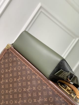 Courrier Monogram Eclipse Messenger Bag 4