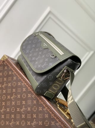 Courrier Monogram Eclipse Messenger Bag 3