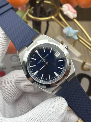Overseas Self-Winding 4500V Blue Dial 2