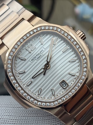 Nautilus Ladies' Self-Winding Rose Gold Diamond White Dial 3