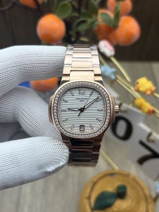 Nautilus Ladies' Self-Winding Rose Gold Diamond White Dial 1