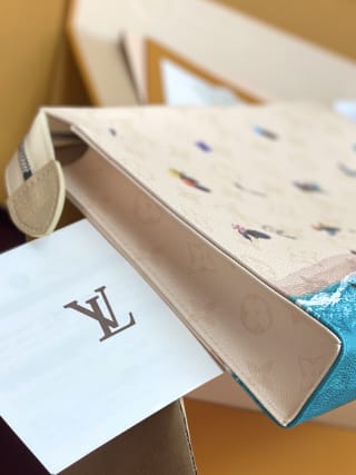 Poche Toilette GM Beach Monogram Clutch Bag 5