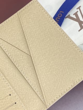 Pocket Wallet Beach Monogram 8
