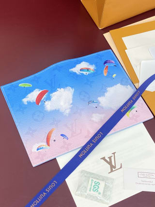 Passport Cover Paraglider Monogram 4