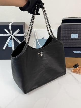 Leather Chain Tote Bag 5