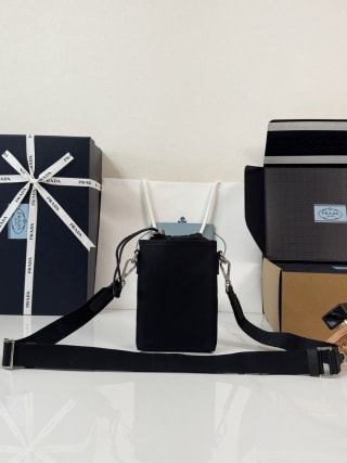 Re-Nylon Smartphone Crossbody Bag 2