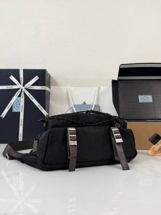 Re-Nylon Messenger Bag 5