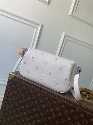 Pochette Métis Soft Monogram Empreinte Gradient Coated Shoulder Bag 2