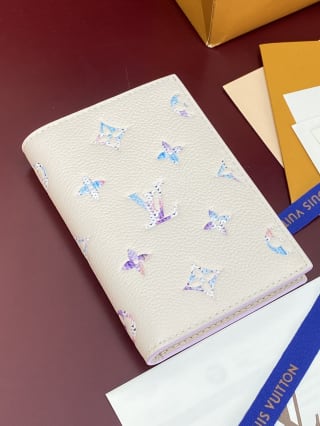 Passport Cover Monogram Empreinte Gradient  8