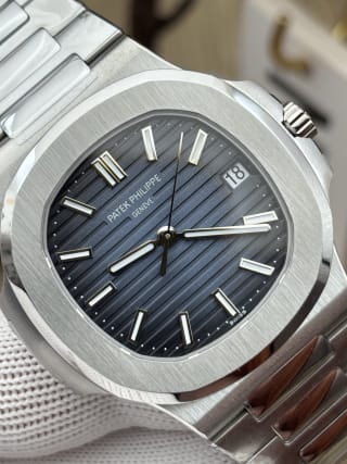 Nautilus 5711 Blue-Black Dial 3