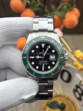 Submariner Date 126610LV Starbucks 41mm Black Dial Green Bezel Oystersteel Watch 1