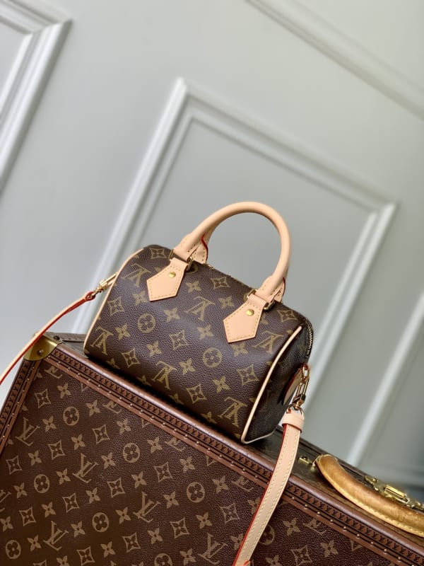 Louis Vuitton Speedy Bandoulière 20 Monogram Coated Canvas Top Handle Bag