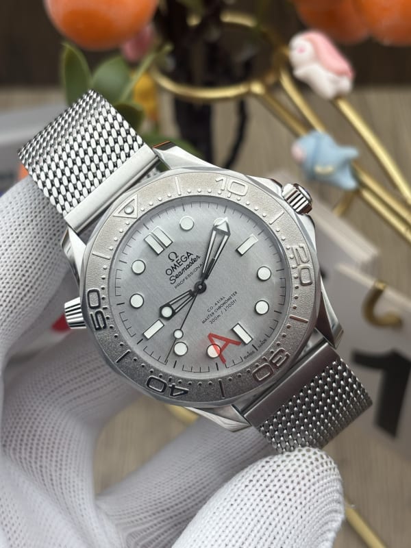 Omega Seamaster Diver 300M 007 Edition 42mm