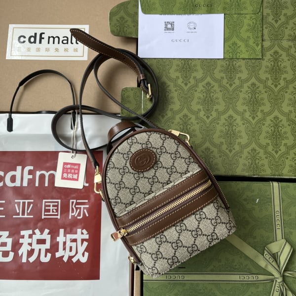 Gucci Interlocking G GG Supreme Multi-Function Bag