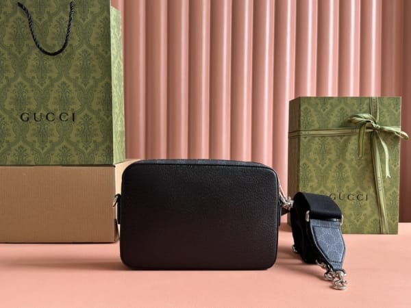Gucci GG Supreme Small Crossbody Bag