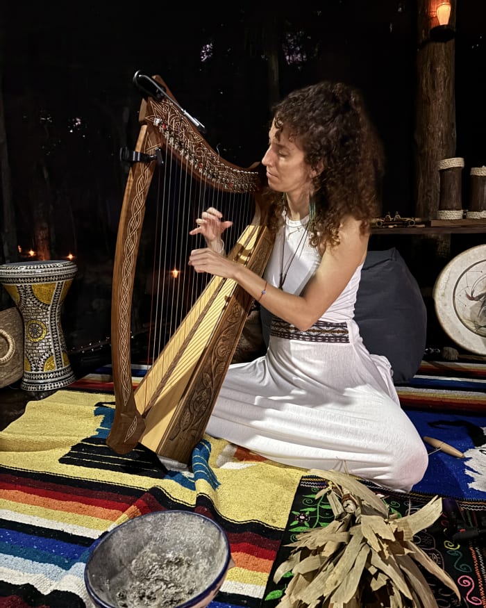 Sound healing session during the retreat