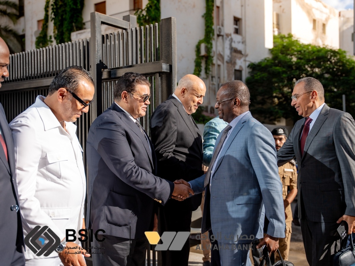 مصرف الواحة يستضيف الاجتماع السنوي لمجموعة الساحل والصحراء ويستعرض نتائج التعافي المالي وتقدّمه في الامتثال والتحول الرقمي