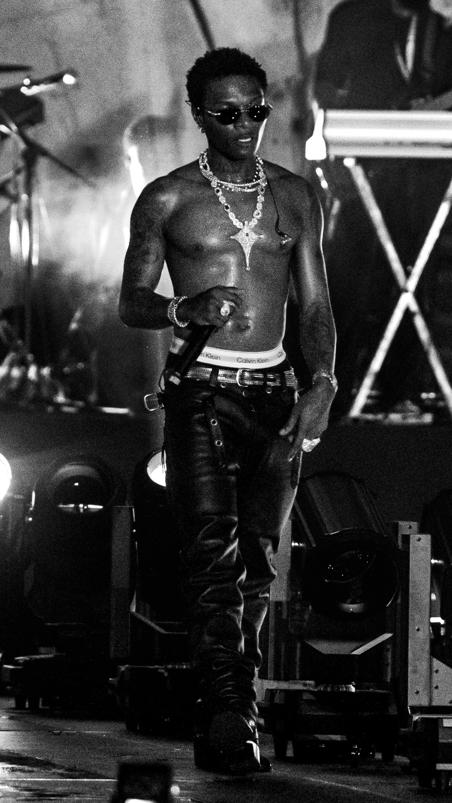 wizkid × futurefest live — concert coverage / 2025, frame 4, by ROLLINGPAPERSCO