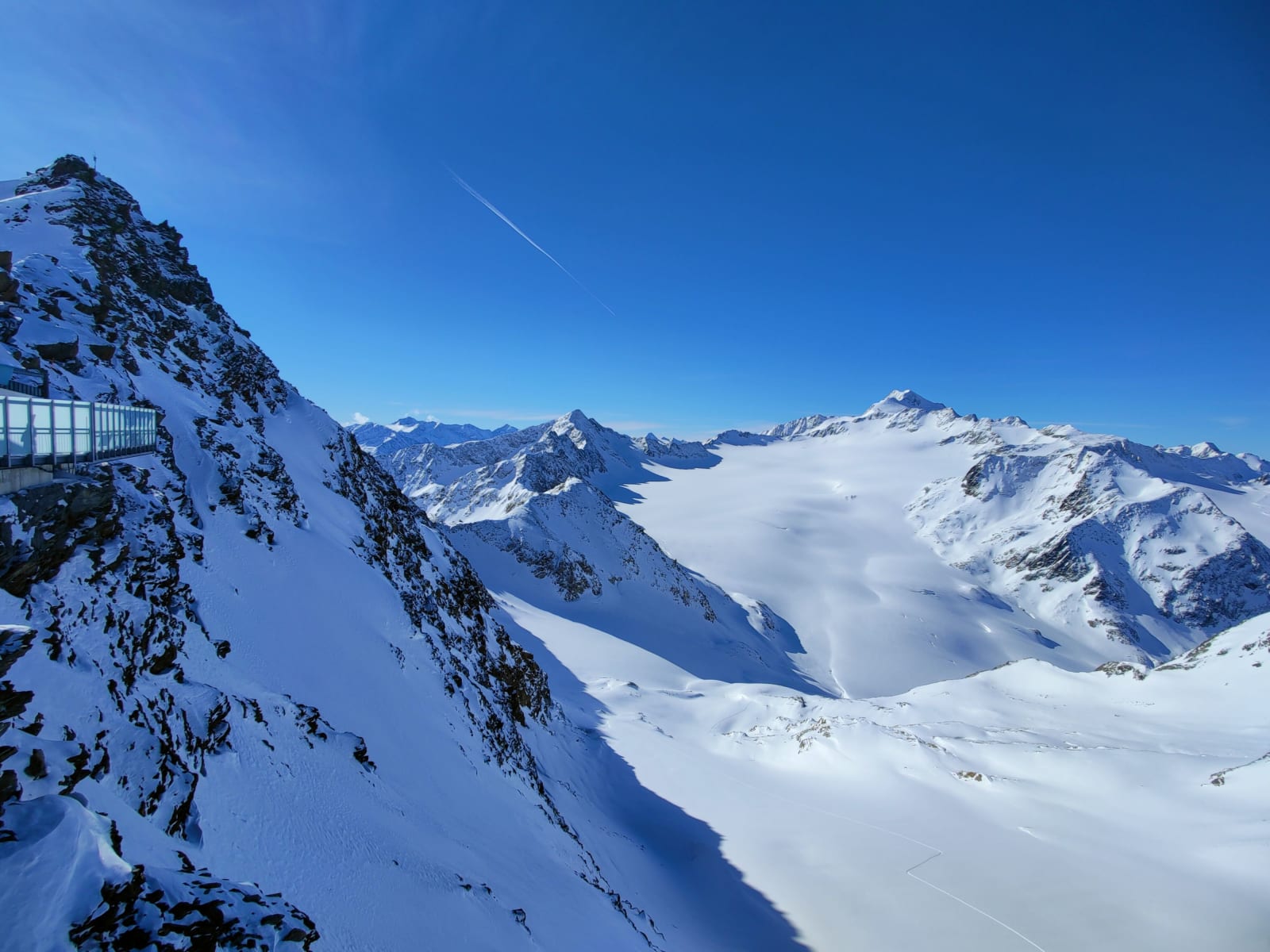Snowy mountains around Obergurgl under a clear sky