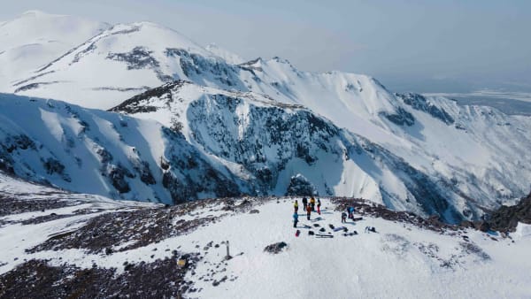 Illustrative photo: Agustin Villalba / Pexels People on snowy ridges in Hokkaido
