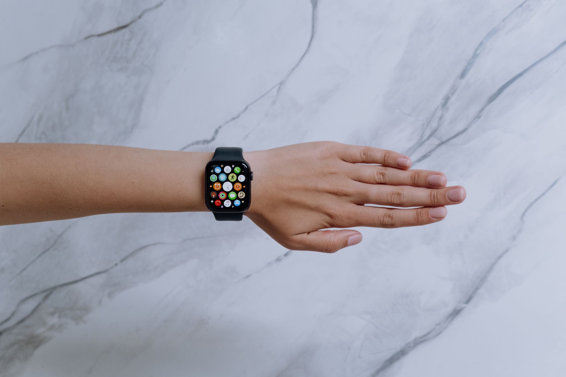 India's Wearables Market Shifts Gears: Premium Smartwatches and AI Earwear Drive Value Amidst Volume Decline