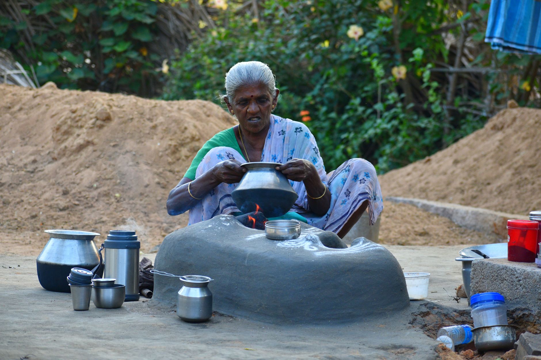 Beyond Connections: Is India's PMUY Delivering a Just Clean Cooking Transition?