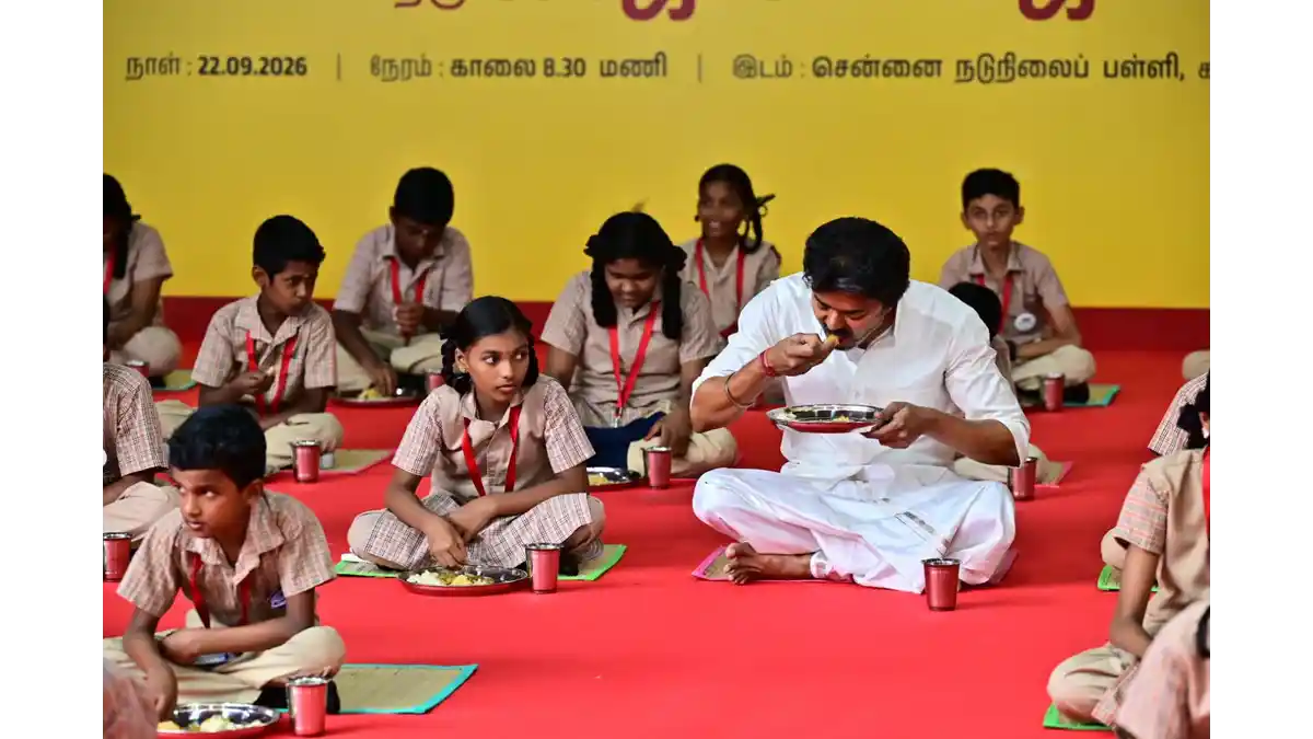 Tamil Nadu Expands Kamarajar Breakfast Scheme to Classes 6–8; CM C Joseph Vijay Serves Meals in Chennai as ₹724-Crore Drive Targets 15.30 Lakh Additional Students