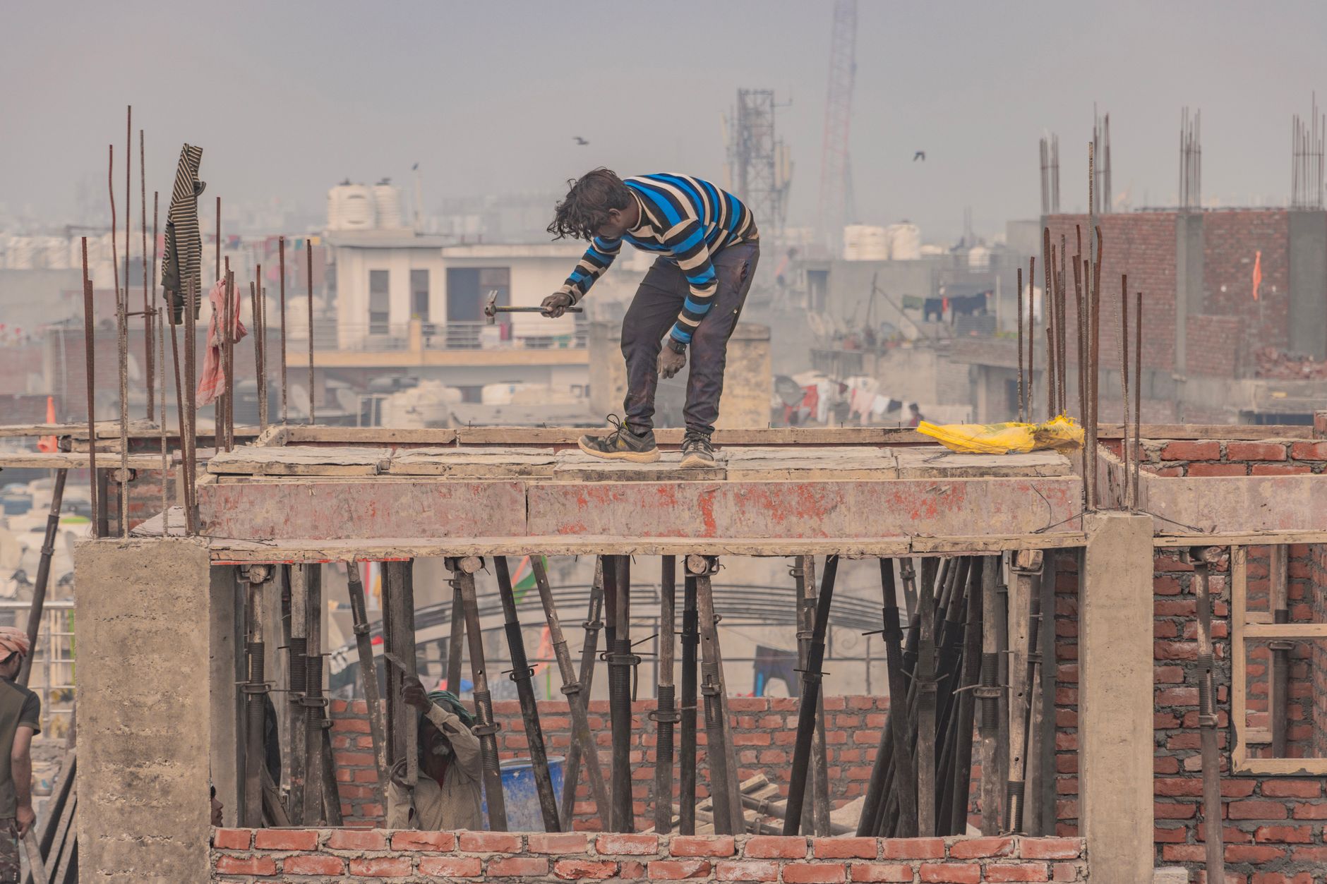 Minister Mandates Swift Clearance of 7,000+ Pending Building Permits