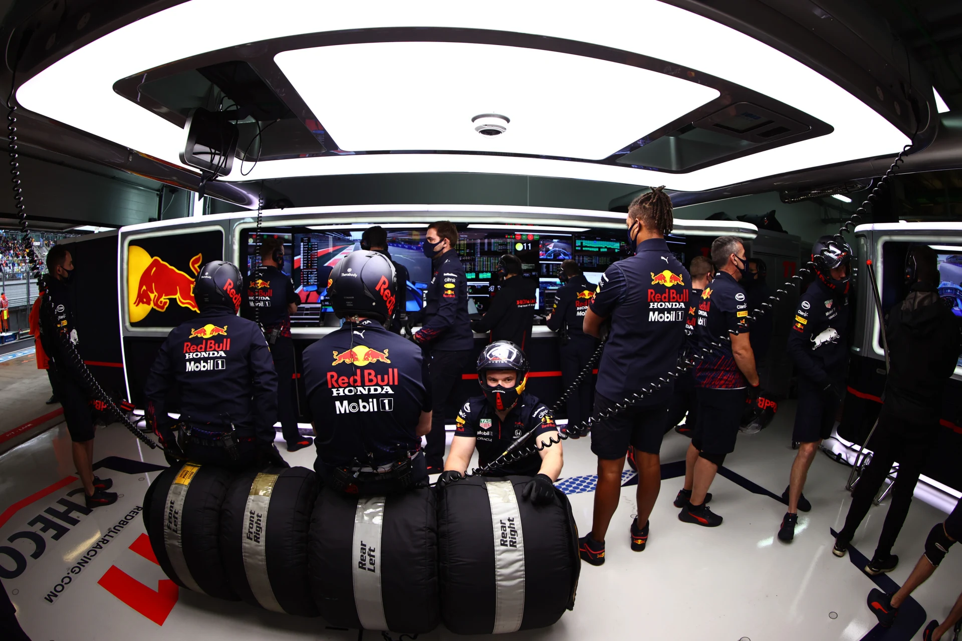 GP Rusland - Lewis en Max winnen Russisch Regen Roulette GP Rusland - Lewis en Max winnen Russisch Regen Roulette