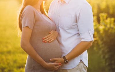 pregnant couple