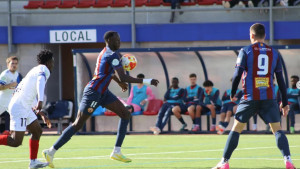Triomfs de futbol i bàsquet; empats del femení de futbol i tennis taula