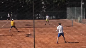 S'obren les inscripcions a l'Escola d'Adults i l'Escola de tennis i paddel de l'Escala