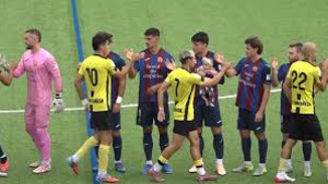 El FC l'Escala i el CTT CER l'Escala perden; els sèniors A i femení de bàsquet guanyen