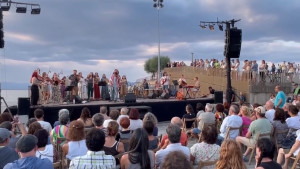 Trenta músics internacionals, el folk d'Alosa i el flamenc de Colom, a Portalblau