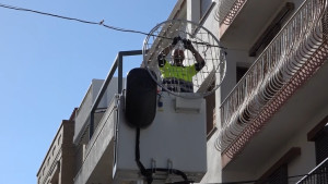 L'Ajuntament de l'Escala comença la instal·lació de l'enllumenat de Nadal