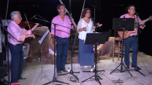 La Cantadeta, amb Arjau i Oreig de Mar, omple el port d'en Perris