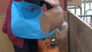 Arriba la setena xocolatada solidària