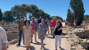 La Consellera de Cultura presideix  la comissió que gestiona el MAC Empúries