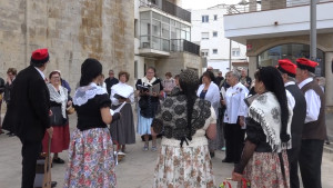 Les caramelles sonen i ressonen pels carrers de l'Escala