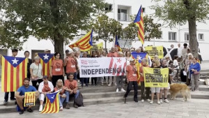 Un centenar llarg de persones a l'acte d'ANC i Consell en motiu de la Diada