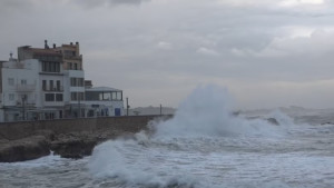 Arriba el primer temporal de llevant de la tardor