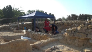 Un nou curs d'estiu d'arqueologia estudia les cases de la zona portuària grega